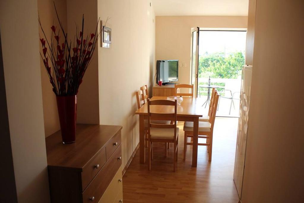 Apartments Mrdelja فرسي المظهر الخارجي الصورة